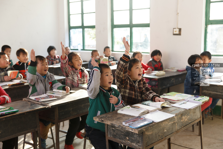 图片标题:     乡村小学里的小学生在上课 图片编号:     cpmh